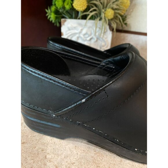 Dansko Womens Black Professional Clogs Size 37 (6.5) EU Slip-Resistant Leather - Picture 3 of 6